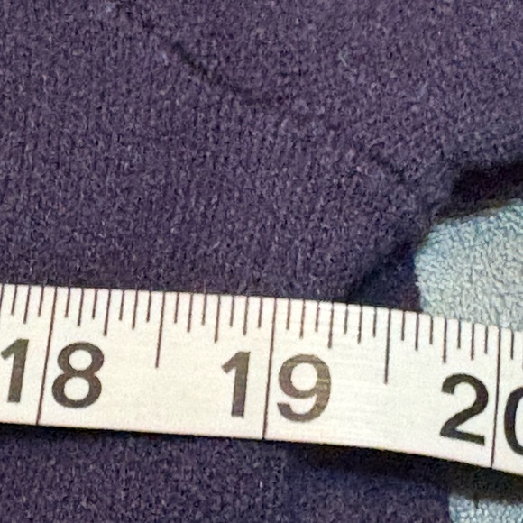 Cynthia Rowley Navy Sweater with Red Heart Accents size Large - Picture 8 of 10